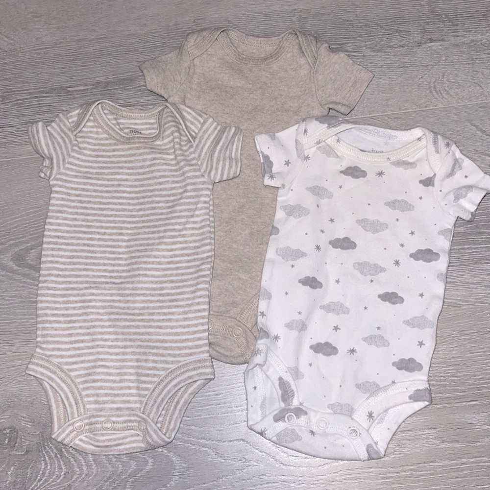 Carters onesie bundle (Newborn)